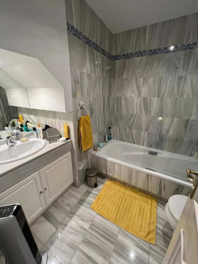 Marbella Luxueux Duplex 3 Ch.- 3 Bains - 155 M² + 100 M² Terrasses Apartamento Estepona 0*,  Espanha